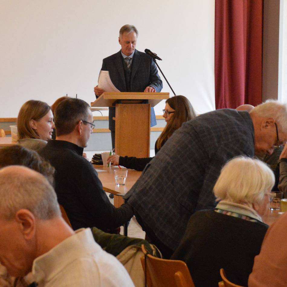 Gemeindeversammlung in Wermelskirchen: Der Verlust der Gemeindehäuser fällt schwer