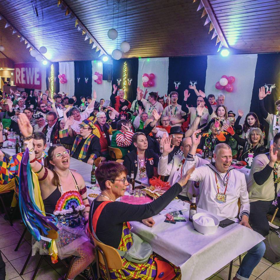 Sitzung in Griethausen: Hobby-Horsing im Klever Bullenstall bei „Viethen’s Bullen“