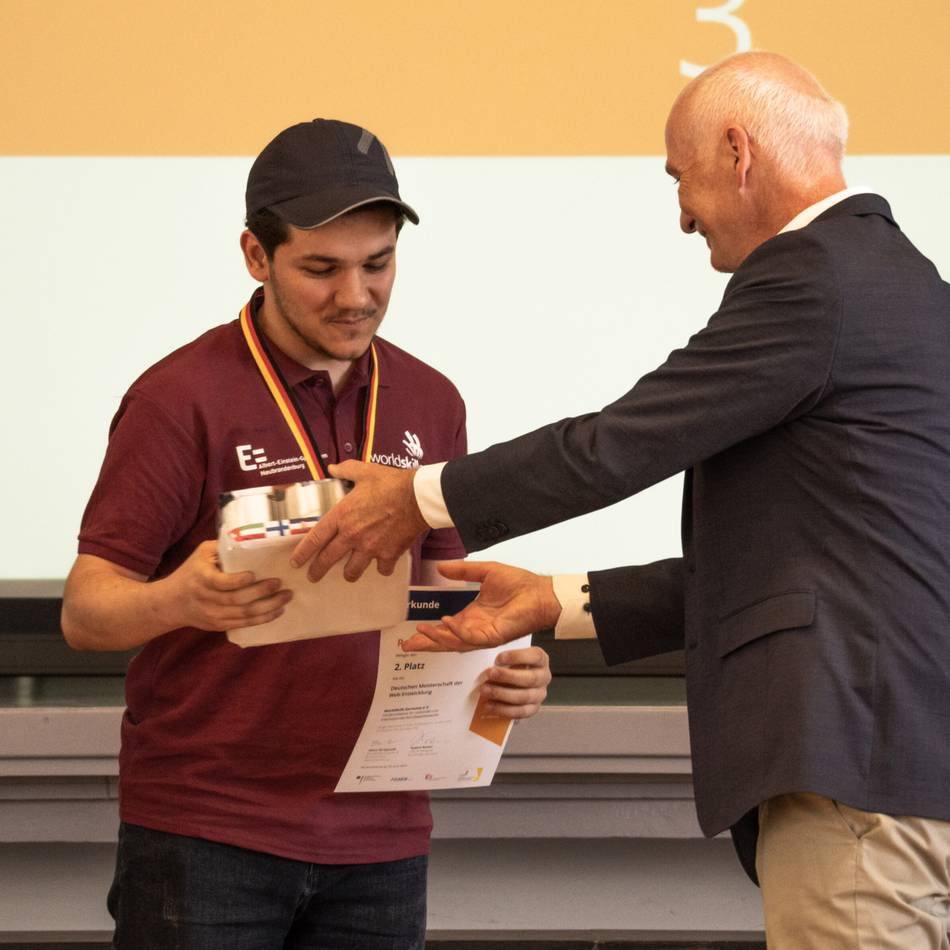 Schule in Düsseldorf: Silber bei Deutscher Meisterschaft in Webentwicklung