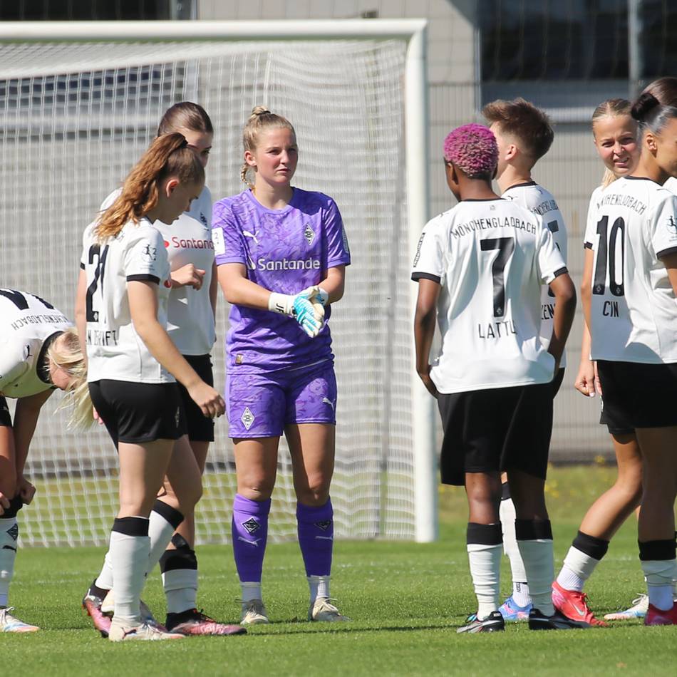 „Nicht geschafft, uns zu belohnen“: Borussia verliert spät in Berlin – Trainer Spengler trotzdem zufrieden