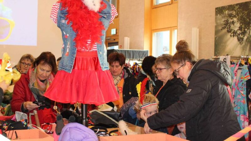 Oberbergischer Kreis: Besucherrekord bei der Kostümbörse des BAV