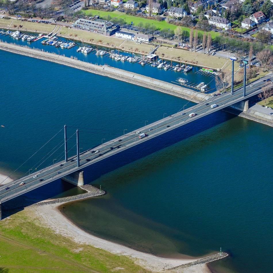 Einschränkung für Pendler: Busverbot auf der Theodor-Heuss-Brücke – Rheinbahn sucht nach Lösung für Schüler