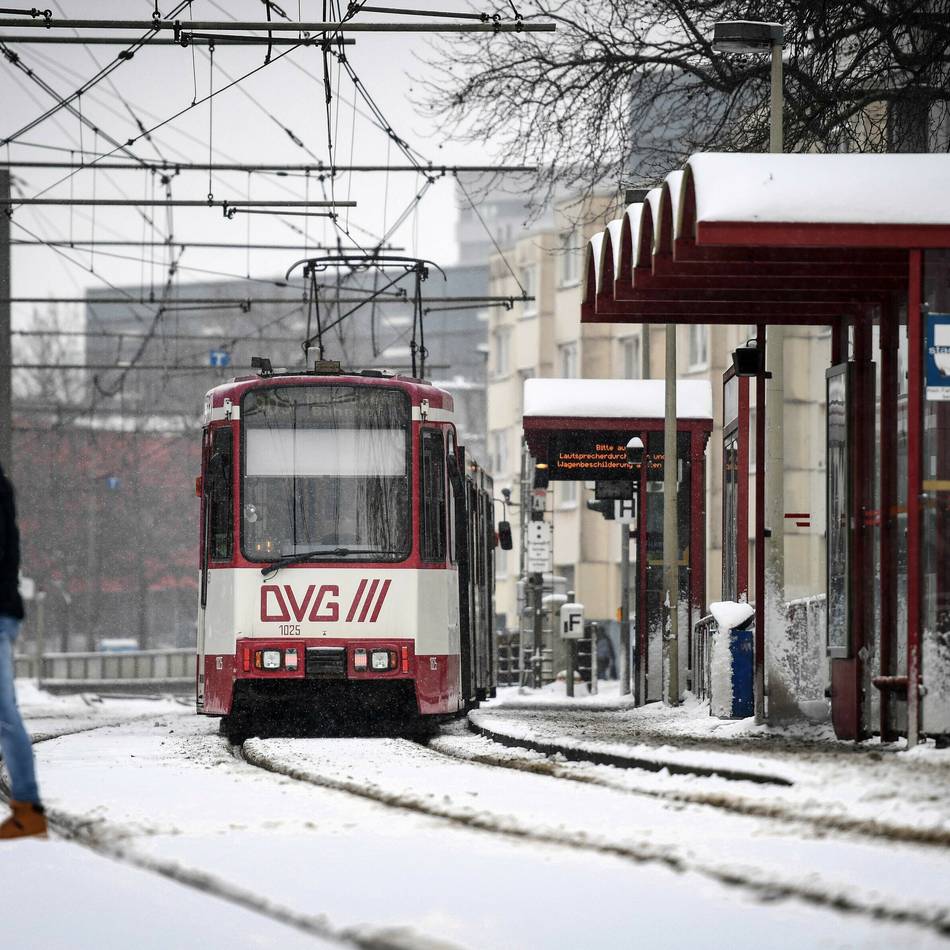 Vorfall in Duisburger Straßenbahn: Mann bedroht Fahrgast in der 903 mit Schreckschusspistole