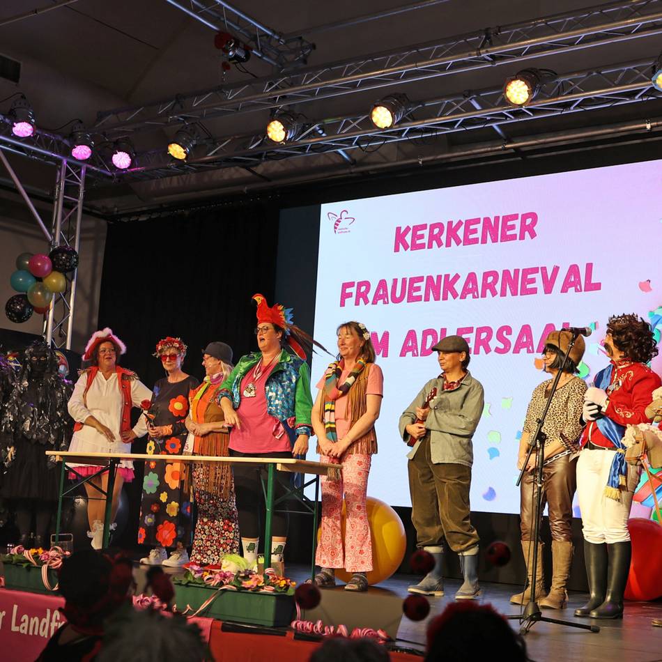 „Work-Life-Balance im Karneval“: Frauenkarneval bringt den Adlersaal zum Kochen