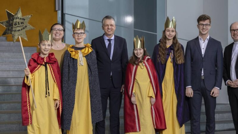 Die Spenden fließen in ein Projekt gegen Kinderarbeit in der Welt: Mettmanner Sternsinger sammeln 25.000 Euro ein