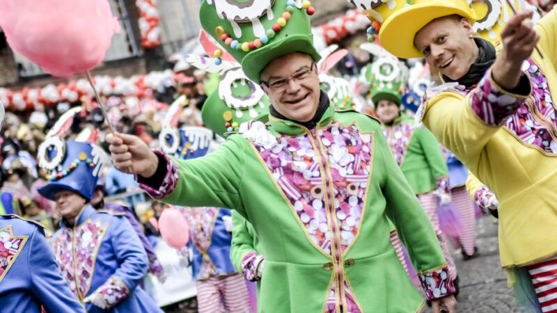 Karneval im TV: Wo Sie den Düsseldorfer Rosenmontagsumzug im Fernsehen sehen können