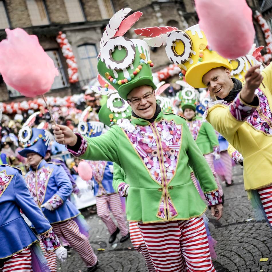 Karneval im TV: Wo Sie den Düsseldorfer Rosenmontagsumzug im Fernsehen sehen können