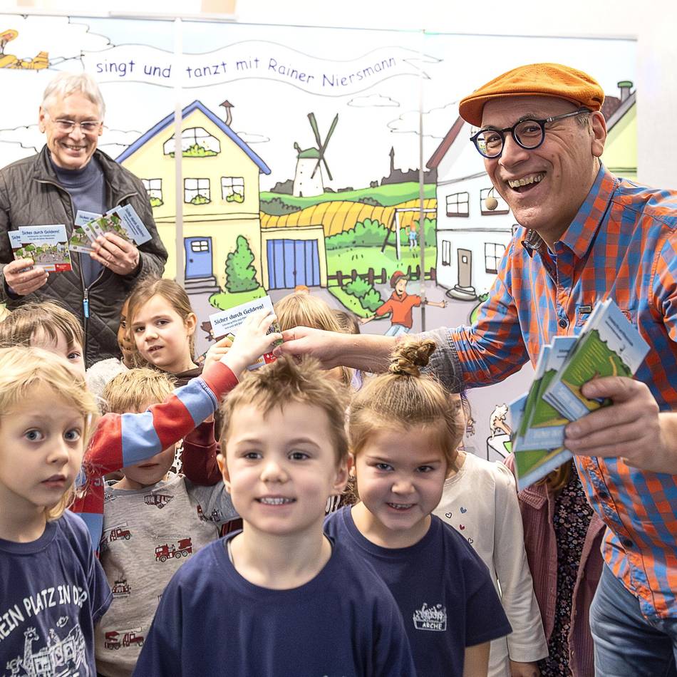 Verkehrstraining mit Rainer Niersmann: Mit „Tante Mine“ sicher durch Geldern