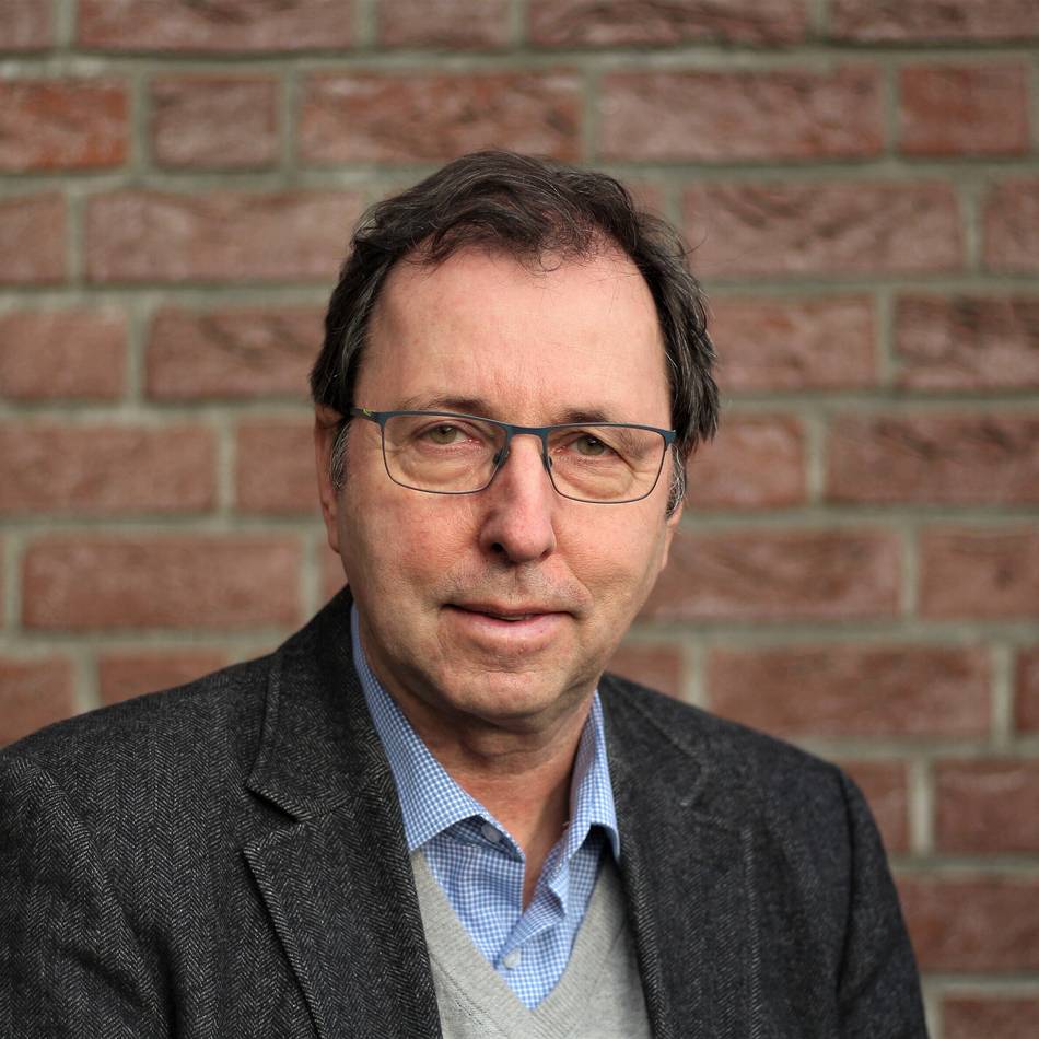 Benefiz-Hörabend mit Wolfram Goertz: „Zu Gast bei den Royals“