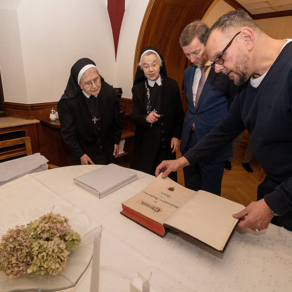 180 Jahre Neusser Augustinerinnen: Ein Insider-Bericht über die Anfänge eines Ordens