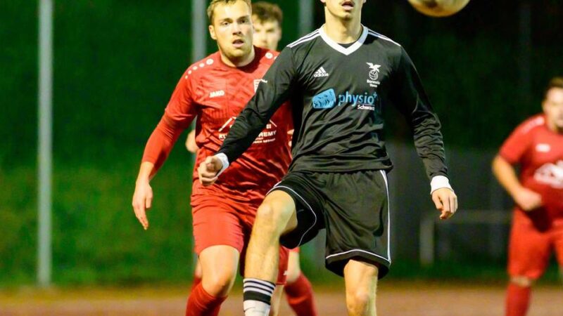 Borussia Veen gewinnt zweistellig: Tim Lange glänzt mit einem Doppel-Hattrick