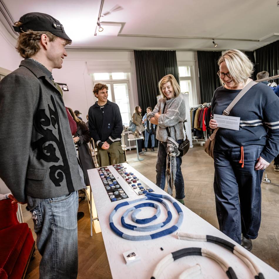 Mode in Düsseldorf: Neues Leben für alte Kleidung – „Sustain!“ zieht viele Besucher an
