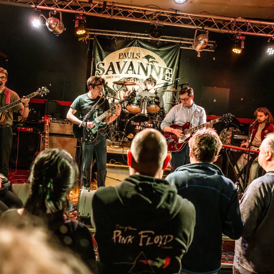 Musikszene in Meerbusch: Rockfestival mit spontanen Gästen auf der Bühne