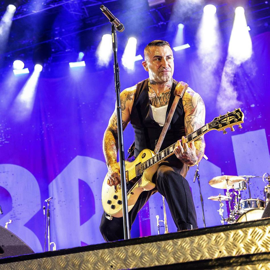 Spendenaktion in Düsseldorf: VIP-Tickets für Konzert der Broilers für fünfstelligen Betrag versteigert