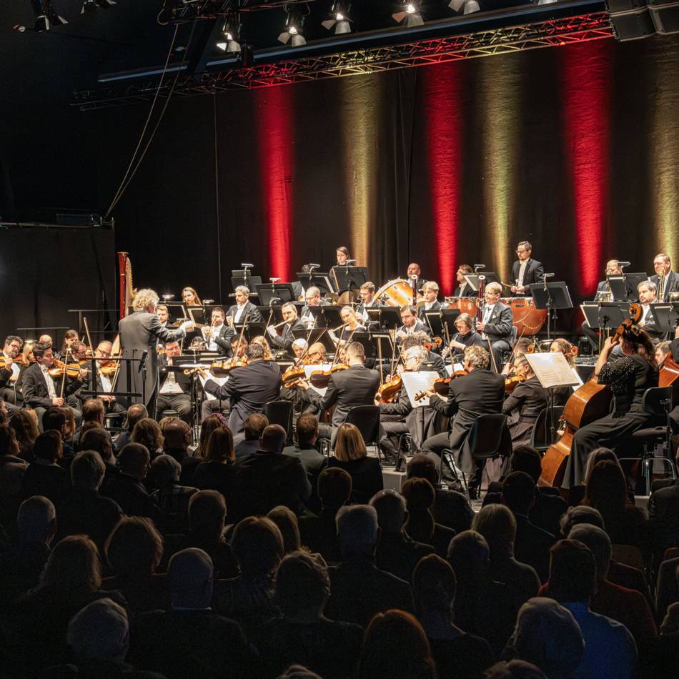 Prague Royal Philharmonic : So nur in Moers zu hören – Publikum feiert einzigartiges Neujahrskonzert