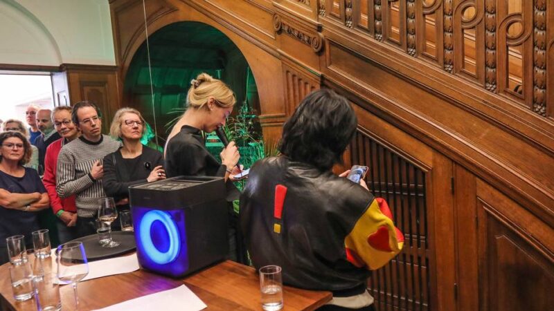 Ausstellung von Linda Skellington und Franciis Frings: Kunstverein 701 startet ins neue Kulturjahr – mit abgedrehter Perfomance