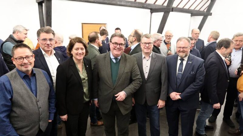 Traditionelle Tafelrunde in Korschenbroich: Appell zu Zuversicht und Verantwortung