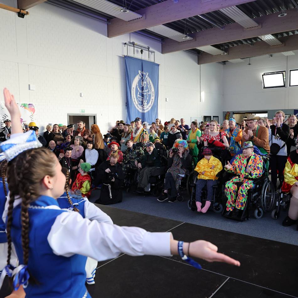 KG Uehllöeker Neuwerk und die Hephata-Kliniken: Jecke Stimmung bei inklusiver Karnevalssitzung