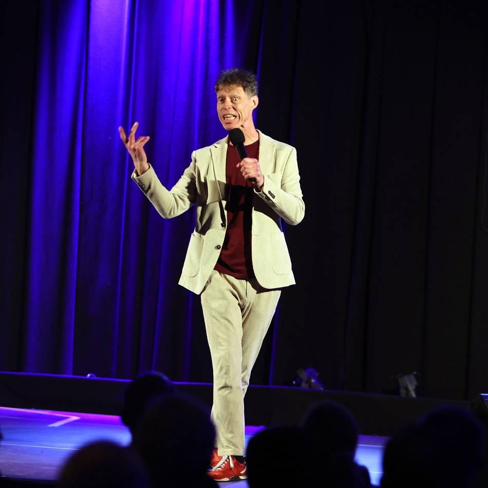 Comedy im TiG: „Schöne Sonndaach!“ – Martin Schneider begeistert in Mööönschengladbach