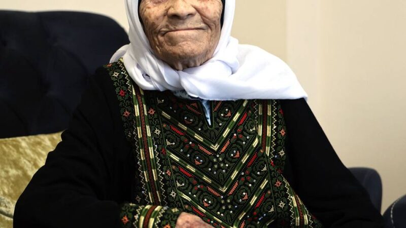 Am Neujahrstag 2026: Syrerin feiert 100. Geburtstag in Mönchengladbach