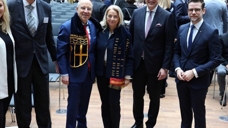 Empfang in Mönchengladbach: Das neue Jahr feiern und Gutes tun