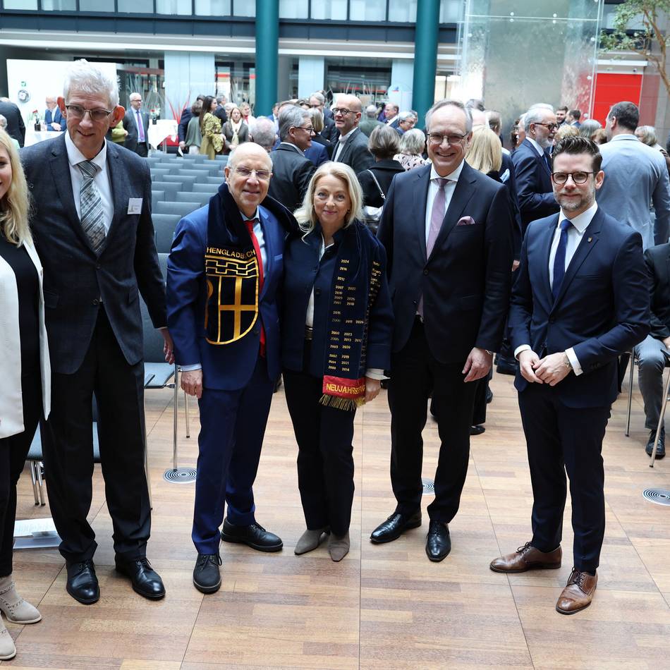 Empfang in Mönchengladbach: Das neue Jahr feiern und Gutes tun