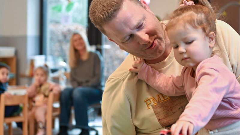 In der Kita einbringen: „Bei der Eingewöhnung ist der Grat zur Einmischung schmal“