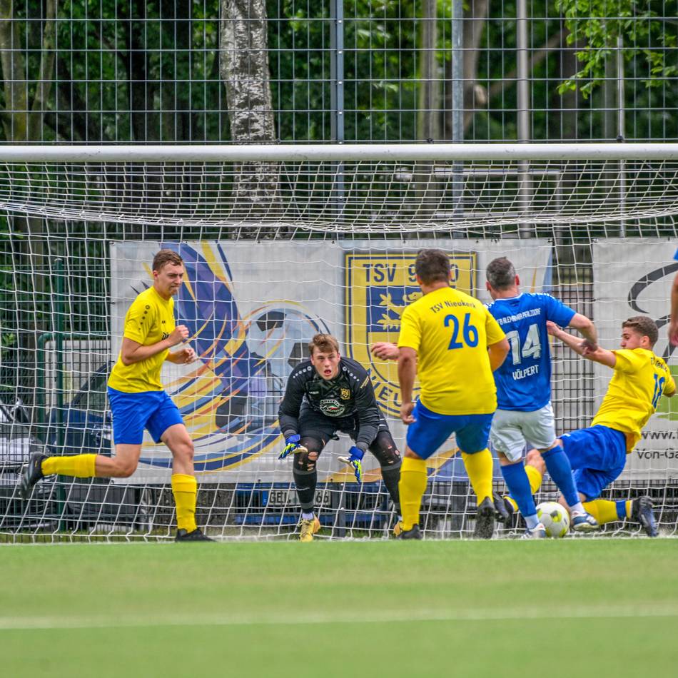 Turbulente Zeiten am „Aermen Düwel“: So rasant dreht sich das Personalkarussell beim TSV Nieukerk