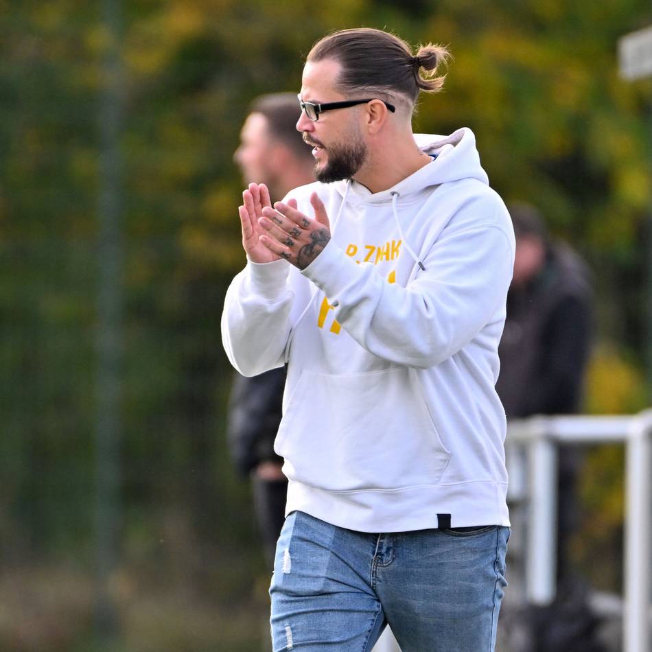 Talentförderer hat einen Plan: Deshalb bleibt Trainer Patrick Znak beim Kevelaerer SV an Bord