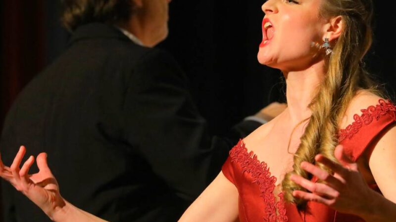 Stadthalle Rheinberg war ausverkauft: Eine Johann Strauss-Gala vom Feinsten