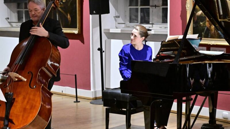 Schlosskonzerte in Mönchengladbach: Romantische Reise mit Kontrabass und Klavier