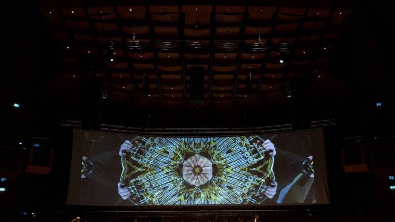Konzertreihe „Ignition“ in der Tonhalle: Im „Power-Modus“ durch Zeit und Raum