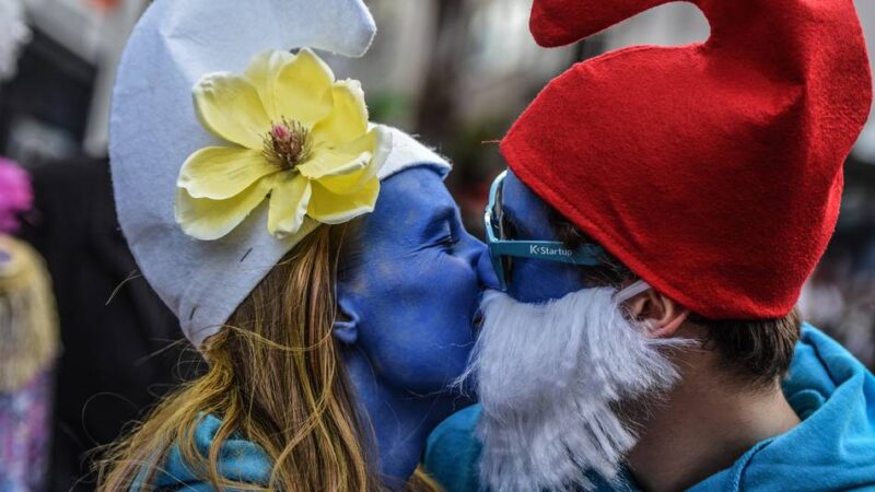 Fünf Fakten zu Karneval am Arbeitsplatz: Darf mein Chef mir den Rosenmontag verbieten?