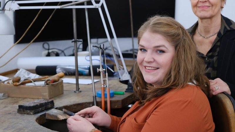 Besonderes Heiligenhauser Handwerk: Stabübergabe in der Goldschmiede