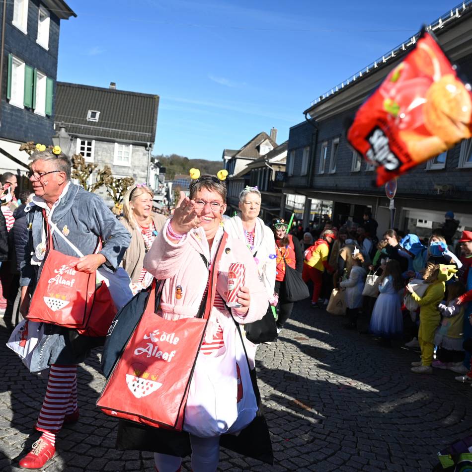 Rosenmontagszug in Hückeswagen: Jecke Mitstreiter gesucht für den „Rä-Te-Ma-Teng“
