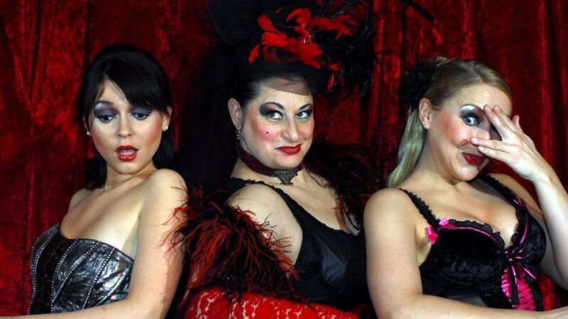 „Mord in Paris“:  Spannung, Show und ein Mord: Krimi-Dinner im Bürgerhaus Uedem