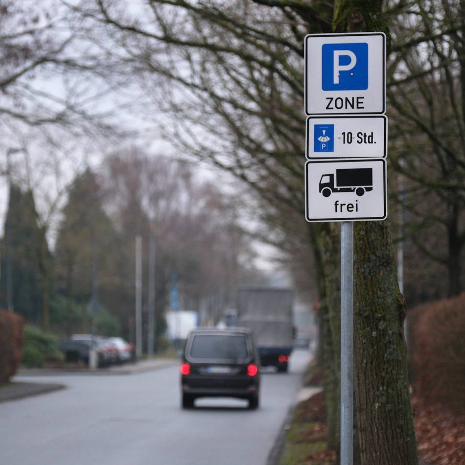 Stadt schnürt Maßnahmen-Paket: Mit Parkscheiben gegen Flughafenparker
