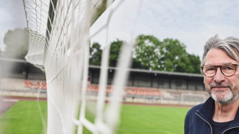 Im Gocher Kino: Robert Peters liest aus seinem Roman „Der Torwart“