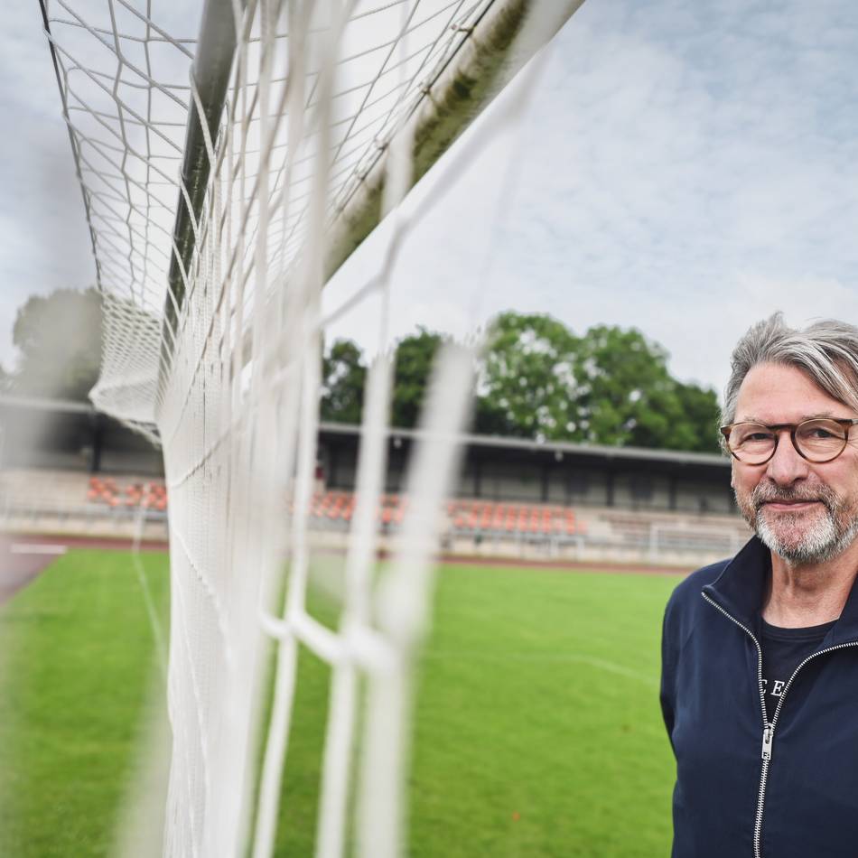 Im Gocher Kino: Robert Peters liest aus seinem Roman „Der Torwart“