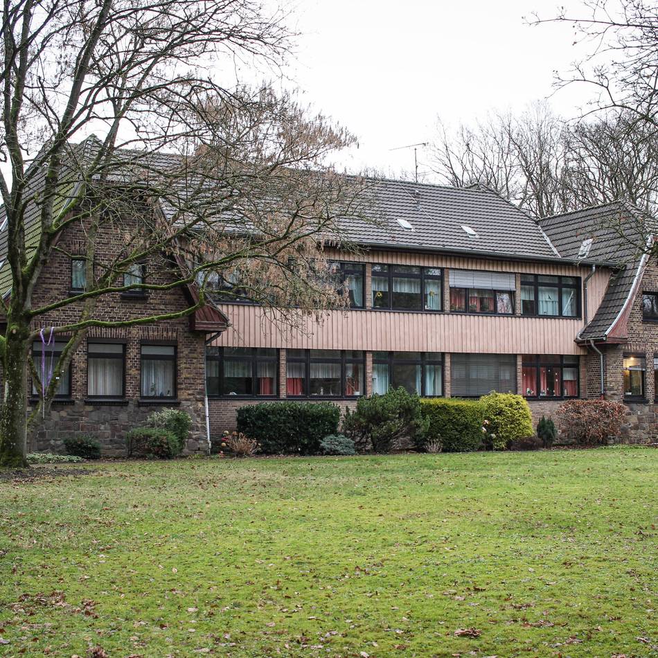 Therapiezentrum in Grevenbroich: Zu Besuch auf dem Welchenberg – wer lebt auf dem verwunschenen Gelände?