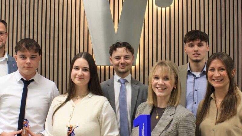 Volksbank Emmerich-Rees: Junge Leute kommen – ein erfahrener Kollege geht