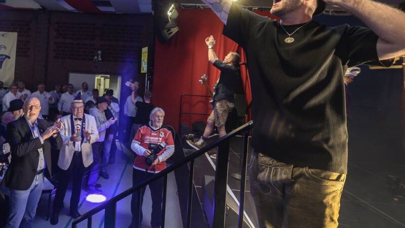 Bier, Bütten – und ein Hauch Romantik in Kleve: So ausgelassen wurde bei der Herrensitzung in Materborn gefeiert