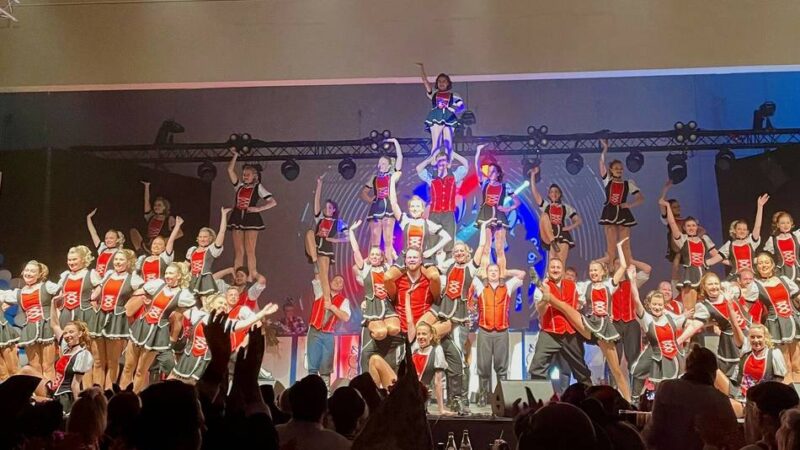 Schunkeln und Feiern in Mönchengladbach: Für diese Karnevalssitzungen gibt es noch Karten