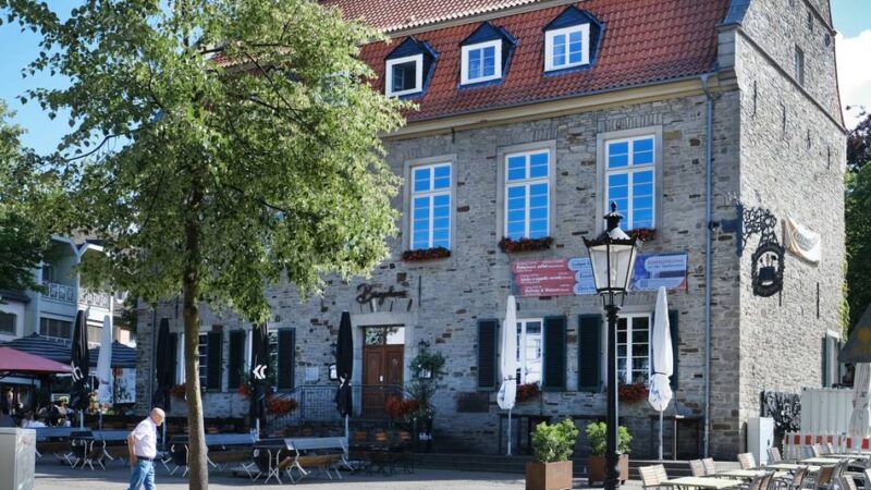 Im Ratinger Bürgerhaus: Rote Funken: Es wurde spät beim Frühschoppen