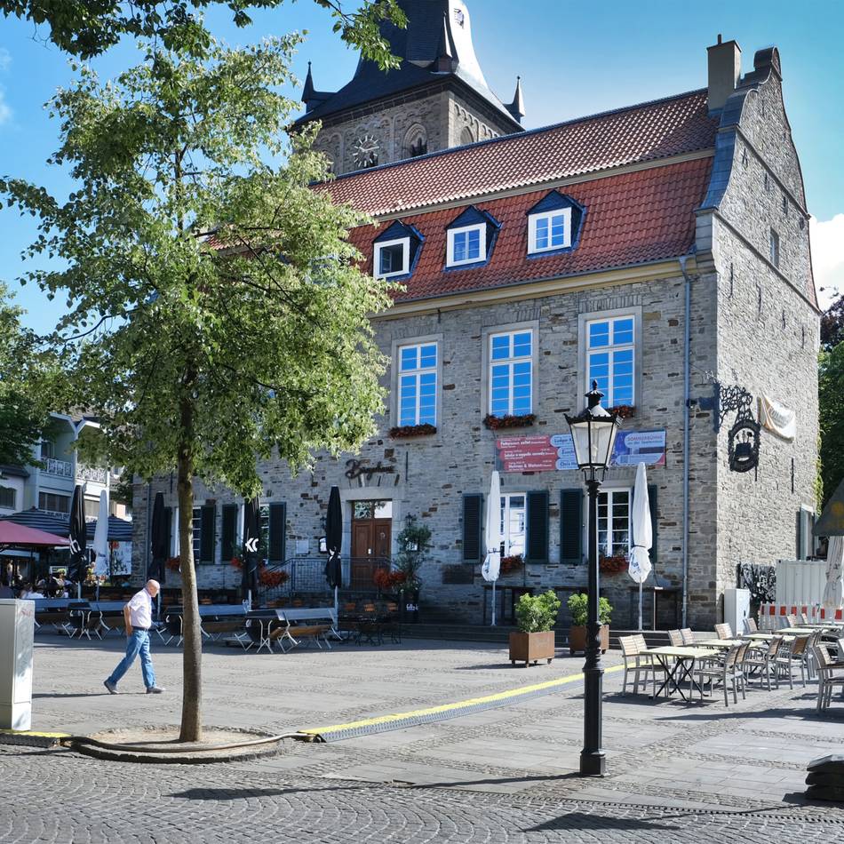 Im Ratinger Bürgerhaus: Rote Funken: Es wurde spät beim Frühschoppen