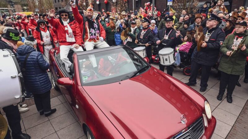 Narren übernehmen die Macht: So wird der närrische Rathaussturm in Kleve 2026