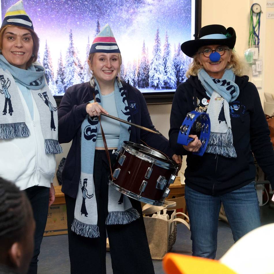 Jecke Brauchtumskunde in Grundschulen: Leverkusener Pänz lernen das Kölsch-ABC