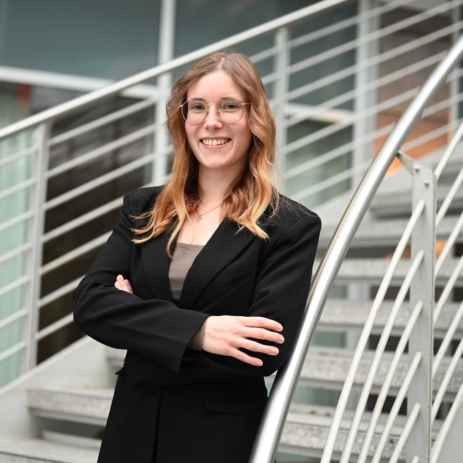 Sarah-Lee Konstantin von der Hückeswagener Firma Zooma: IHK-Beste auf dem  „zweiten Bildungsweg“