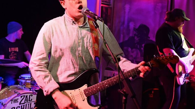 Blues-Rock in Wermelskirchen: Furioser Tour-Auftakt im Haus Eifgen