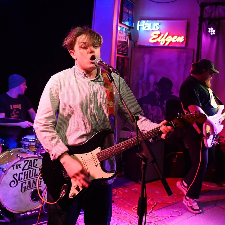 Blues-Rock in Wermelskirchen: Furioser Tour-Auftakt im Haus Eifgen